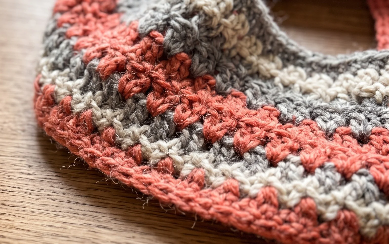 Copenhagen Crochet Cowl, Free Crochet Pattern + Video